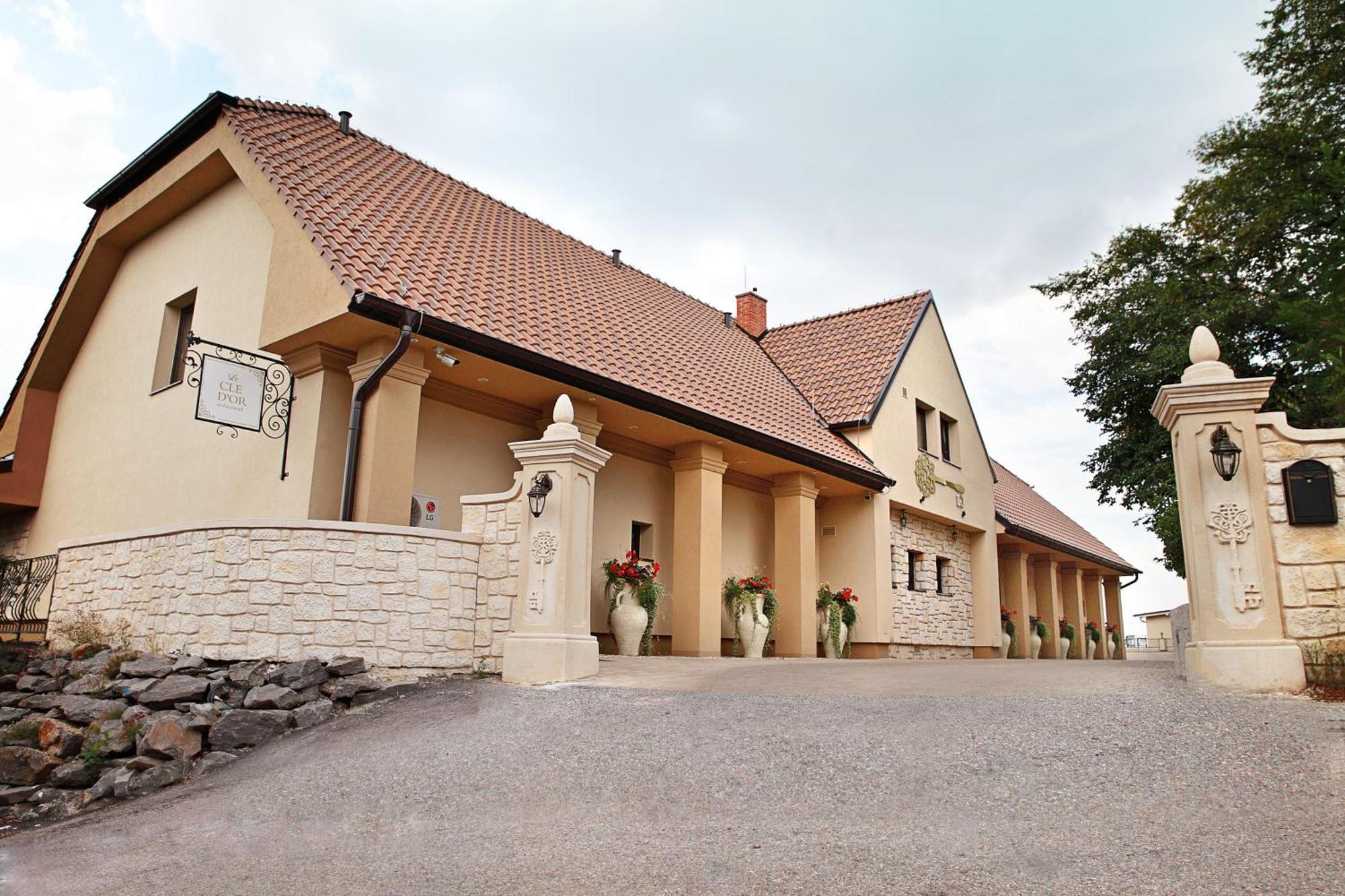 Hotel Zlaty Klucik - Golden Key With Luxury Spa Litra Dış mekan fotoğraf